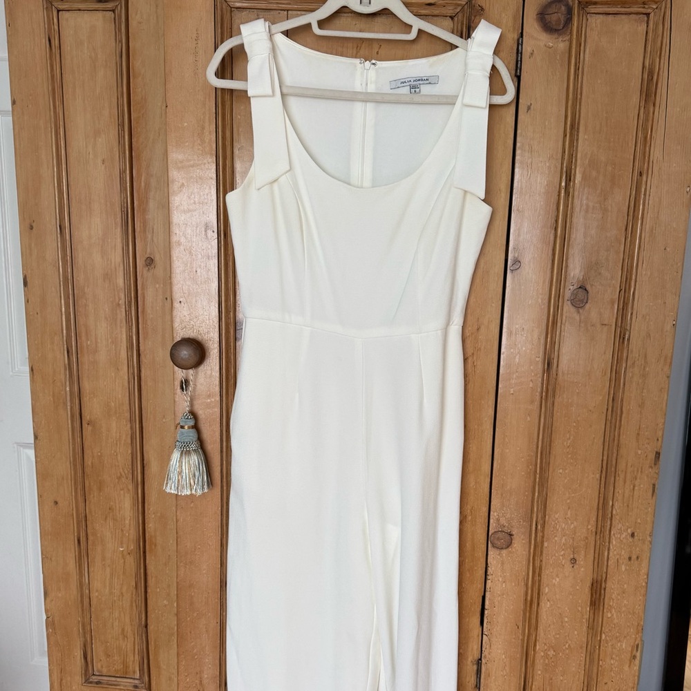 Julia Jordan Lined White Jumpsuit Size 6 — perfect bridal shower outfit!